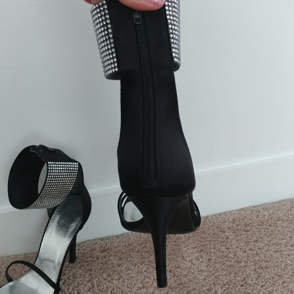 🔥StuartWeitzman Glam Leather & Satin Sandal Heels - Picture 3 of 7